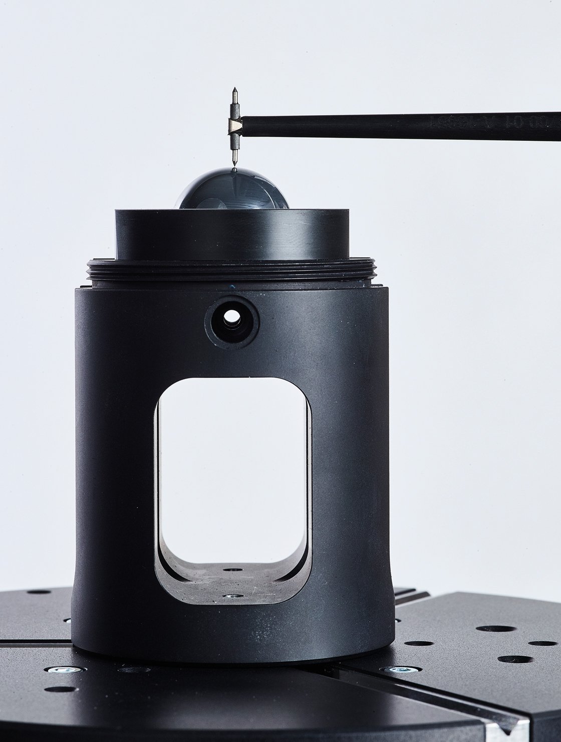 Form Talysurf LASER system - full certification for artefacts